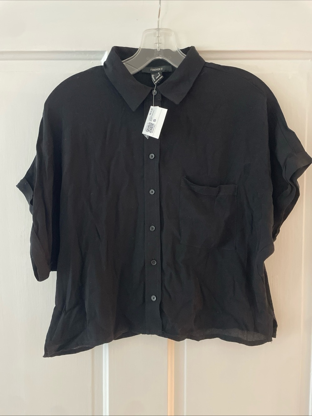 Forever 21 Women’s Black Button Front Woven Shirt Top NWT Size Small Rayon